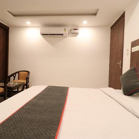 Hotel Tark Inn Near Igi Airport 뉴델리 외부 사진