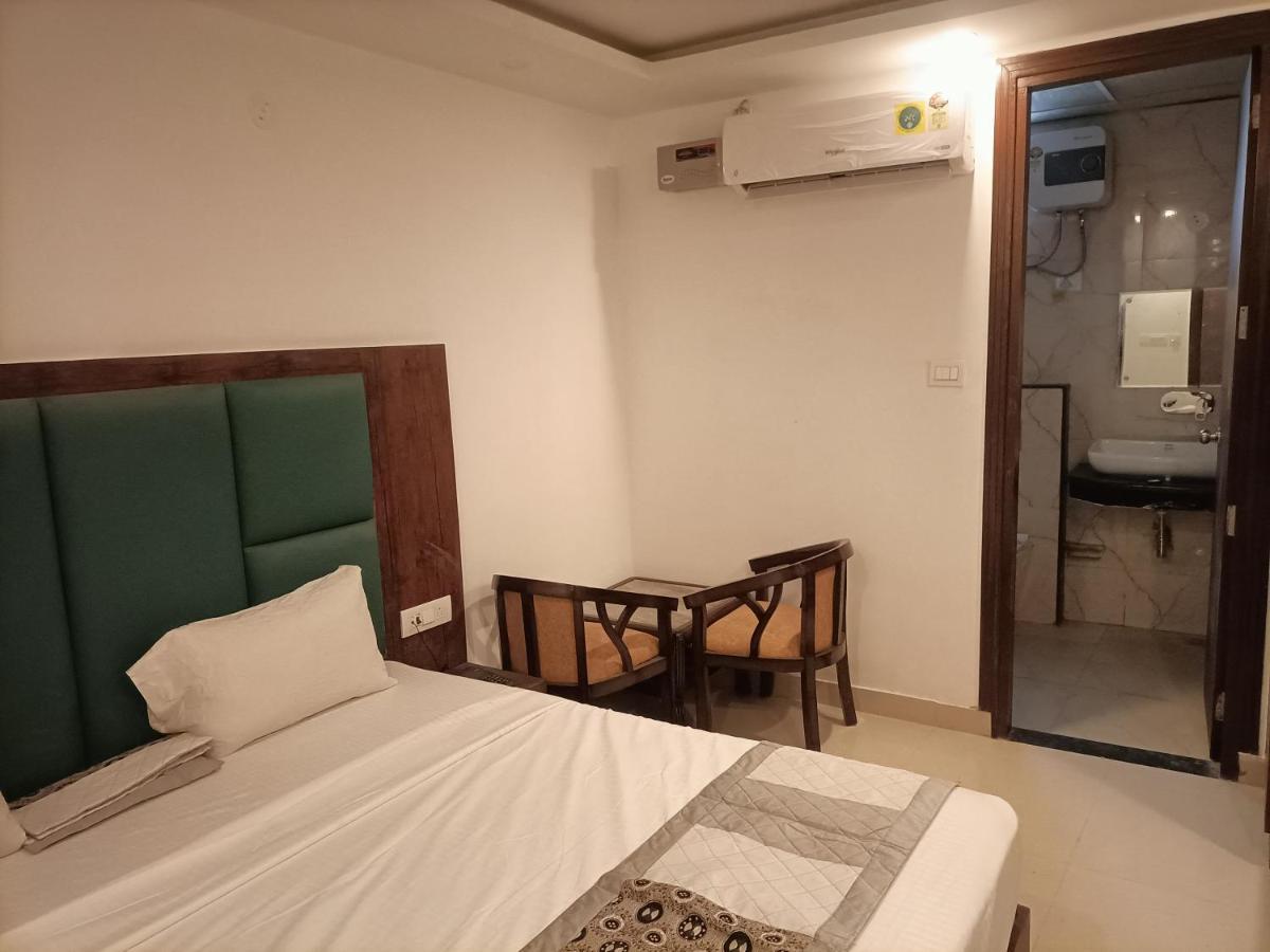 Hotel Tark Inn Near Igi Airport 뉴델리 외부 사진