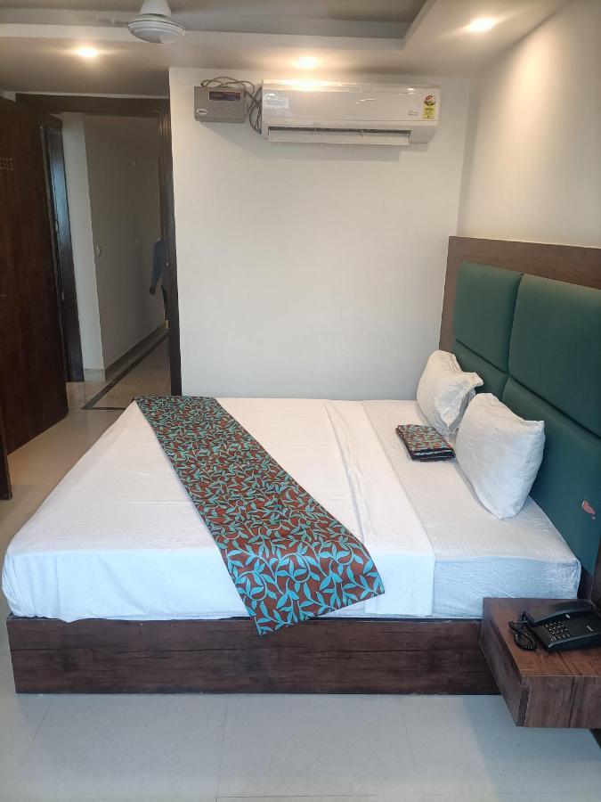 Hotel Tark Inn Near Igi Airport 뉴델리 외부 사진