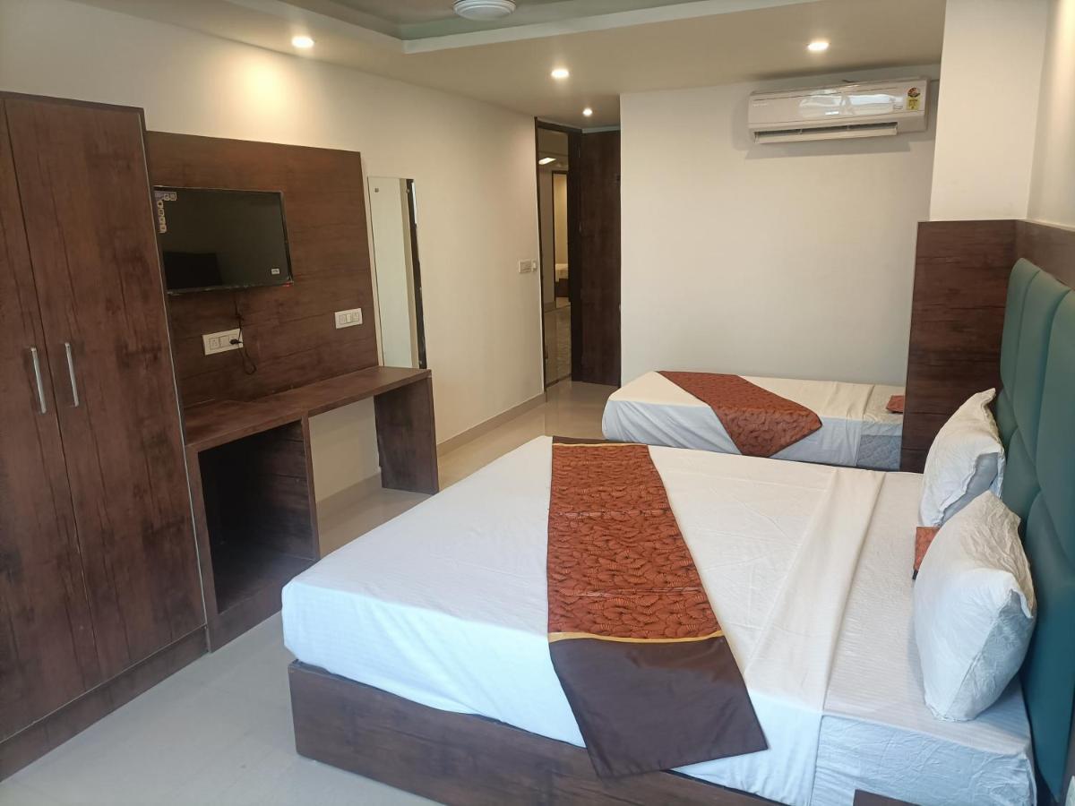 Hotel Tark Inn Near Igi Airport 뉴델리 외부 사진