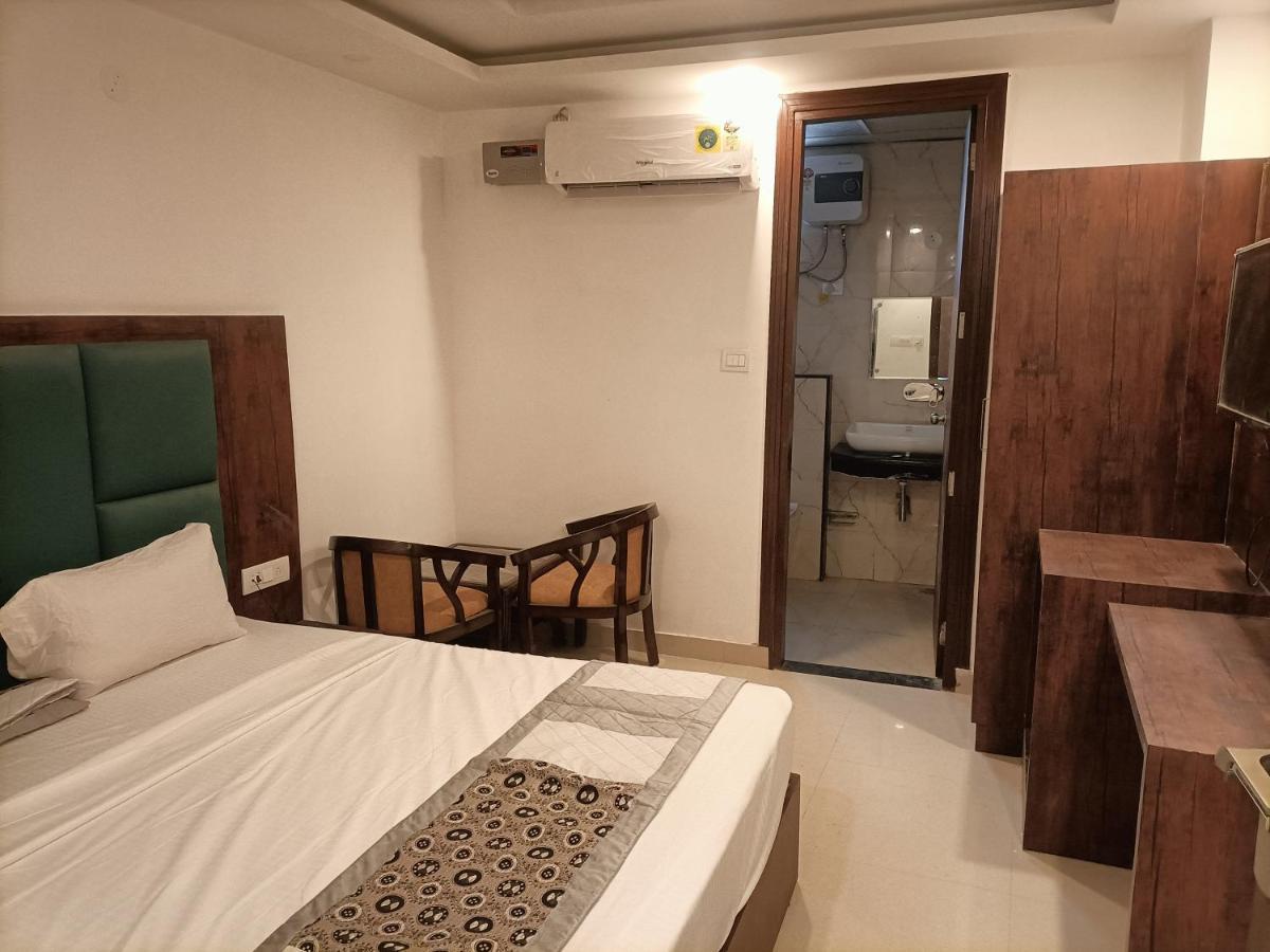 Hotel Tark Inn Near Igi Airport 뉴델리 외부 사진