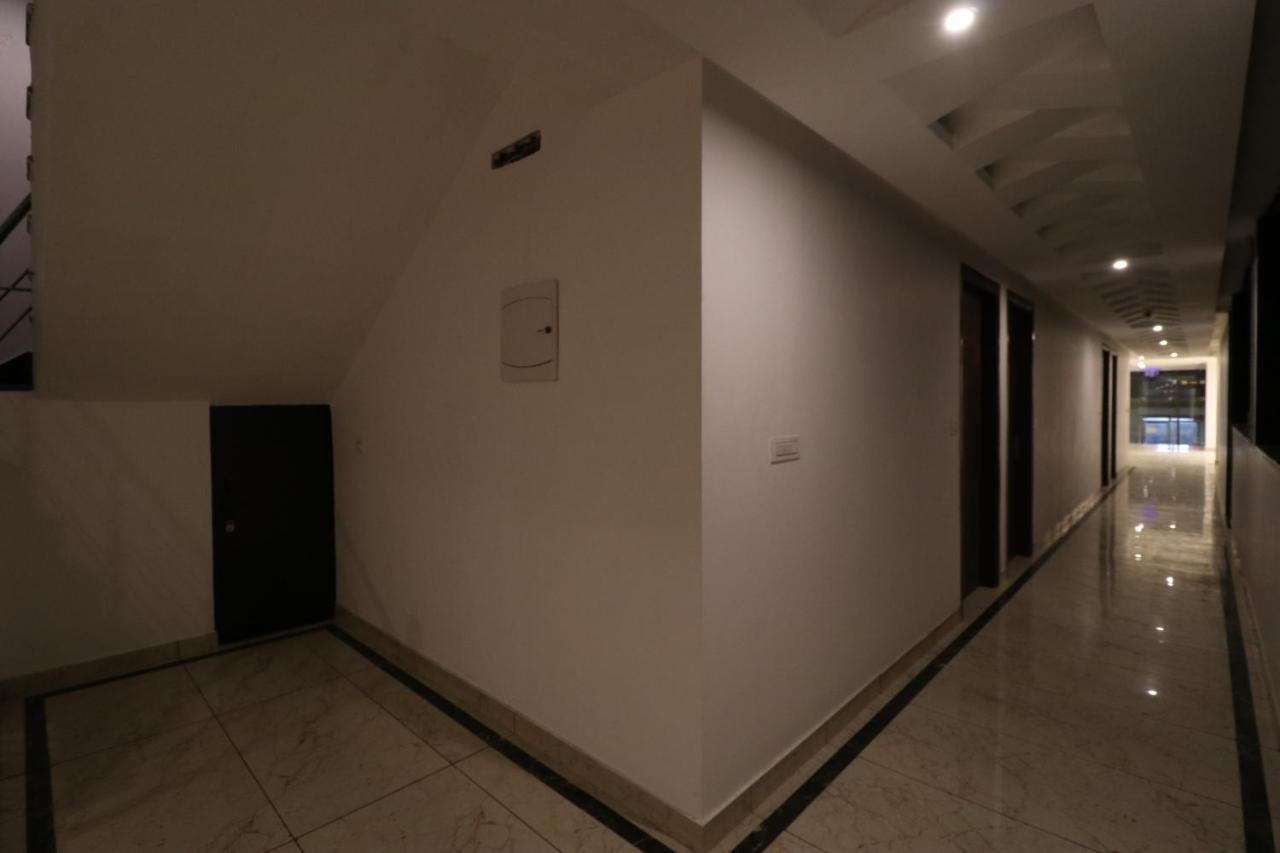 Hotel Tark Inn Near Igi Airport 뉴델리 외부 사진