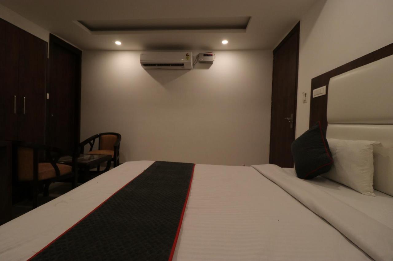 Hotel Tark Inn Near Igi Airport 뉴델리 외부 사진